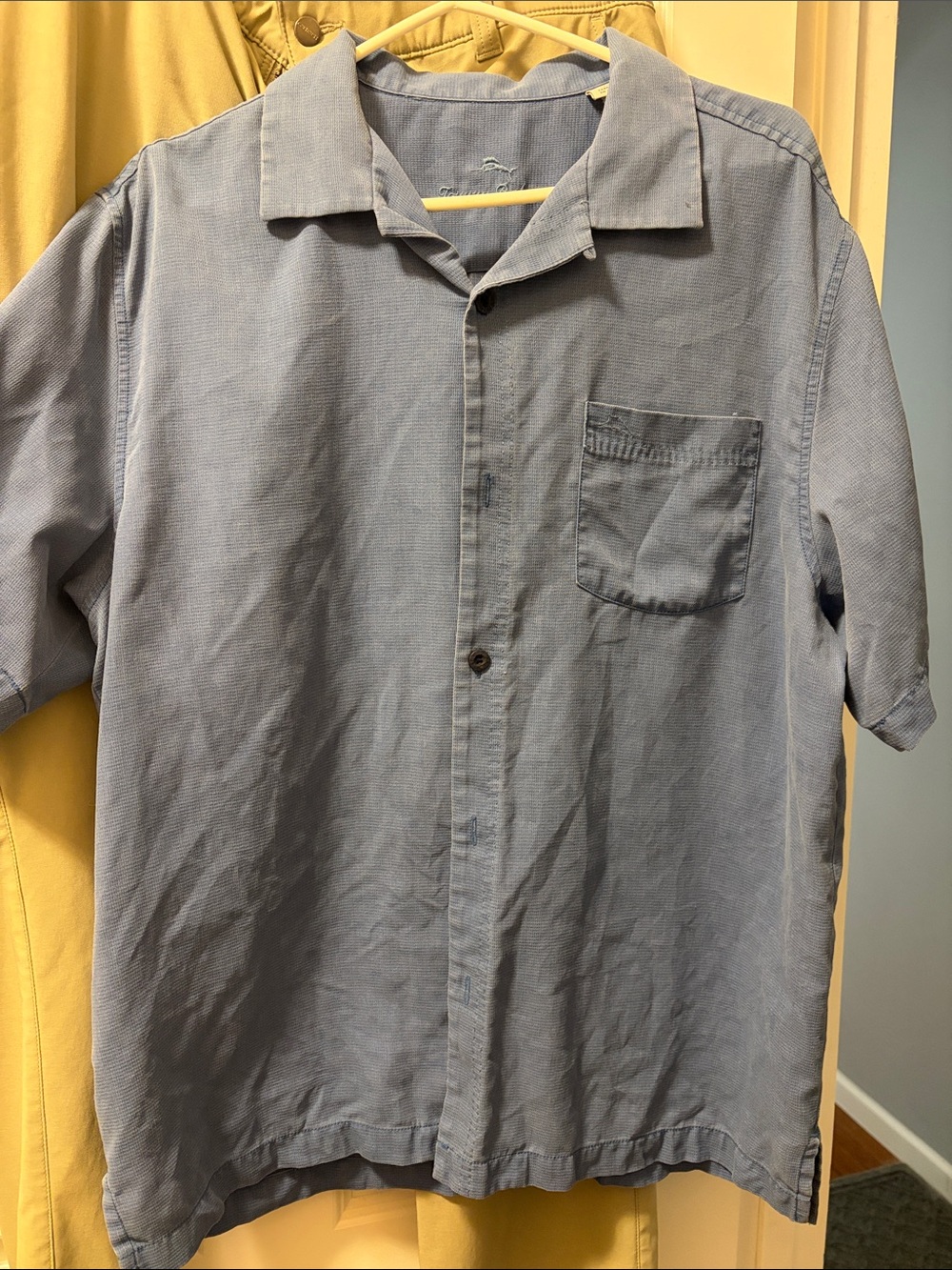 Tommy Bahama Relaxed Short-Sleeve Button-Down in Pale Blue